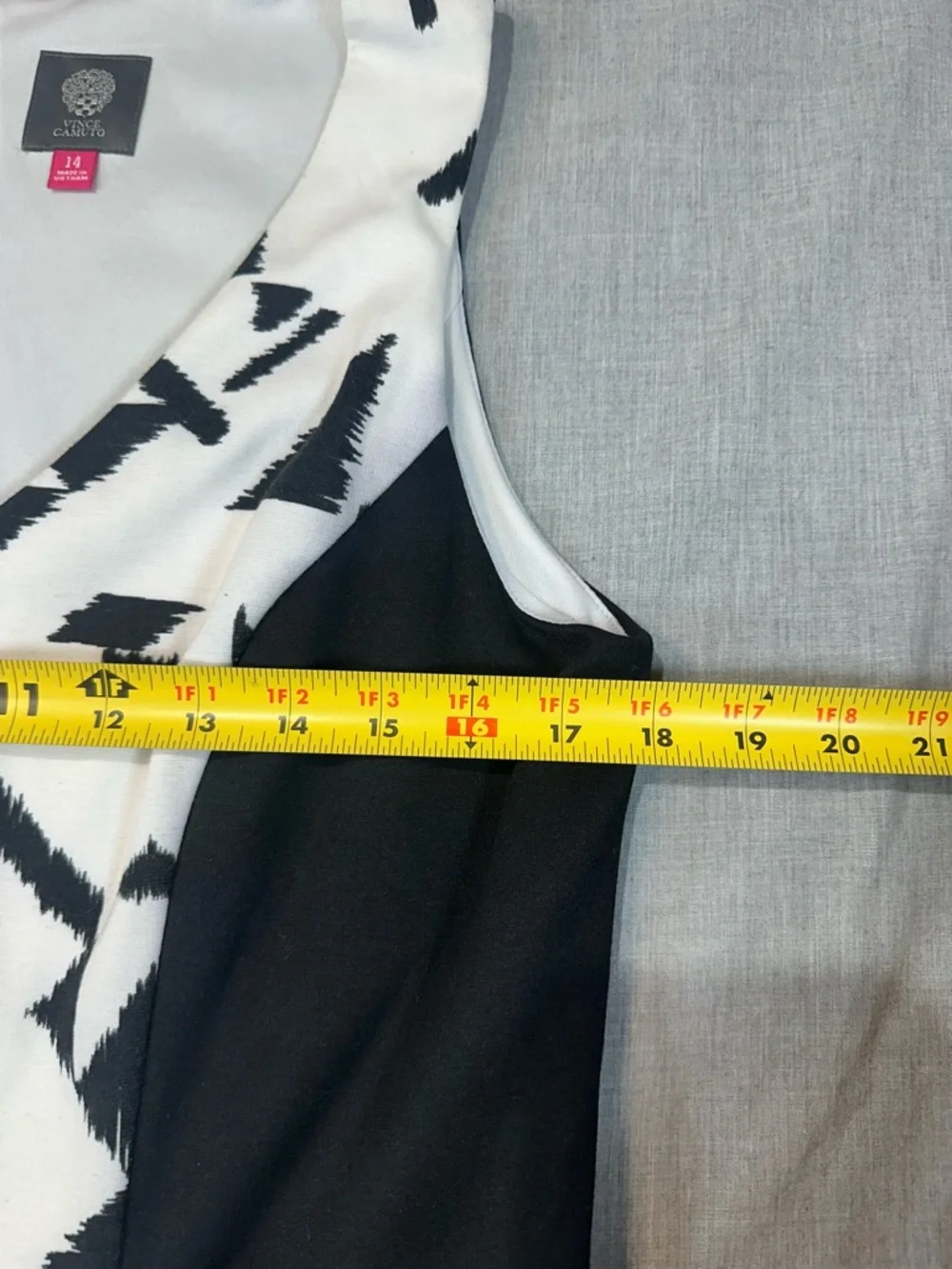 Vince Camuto Black and White Abstract Print Midi Dress Sz 14 - Picture 4 of 6